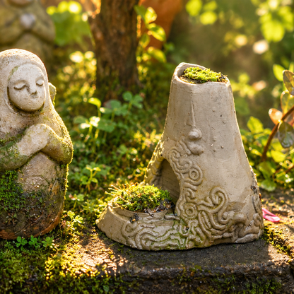 Handcrafted Hyrule Temple Statue – Zelda-Inspired Fantasy Decor, Handmade Ring Holder, Reptile Feeding Dish & Garden Ornament
